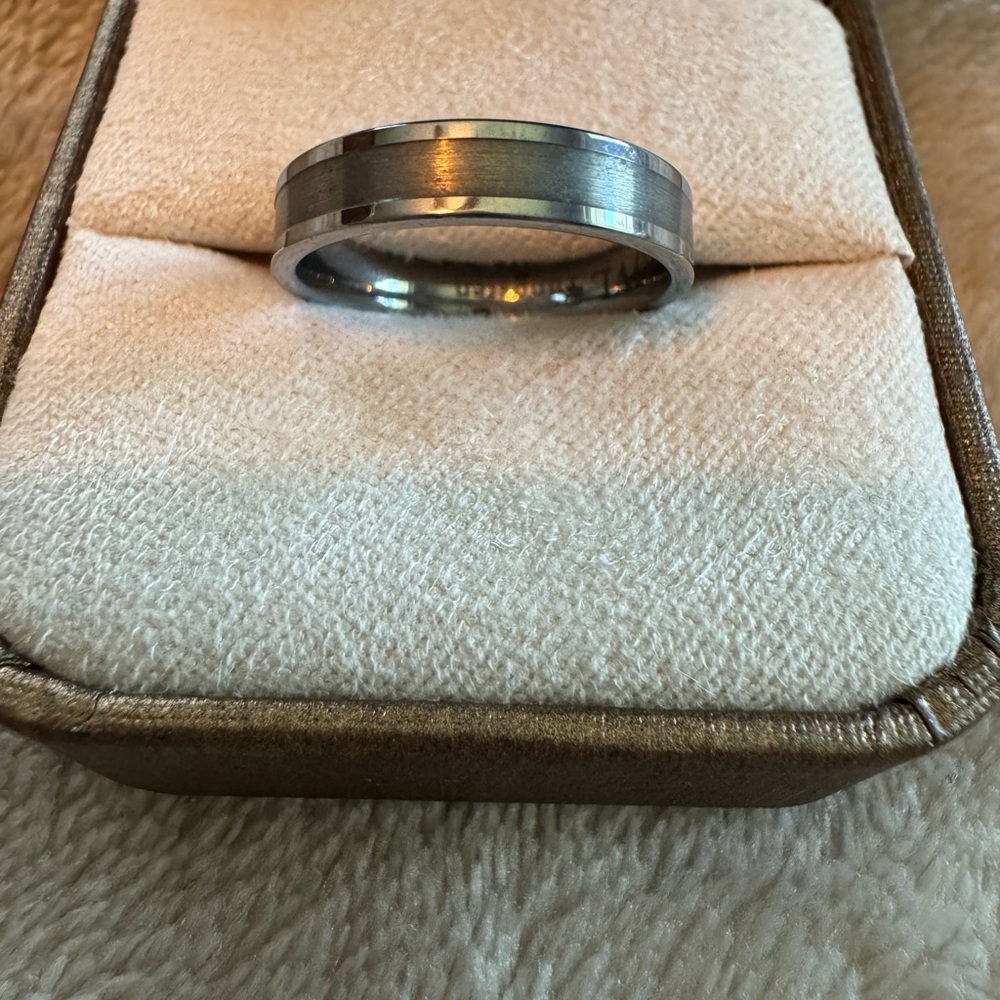 JVL Tungsten Women's Band Ring, Sz.6